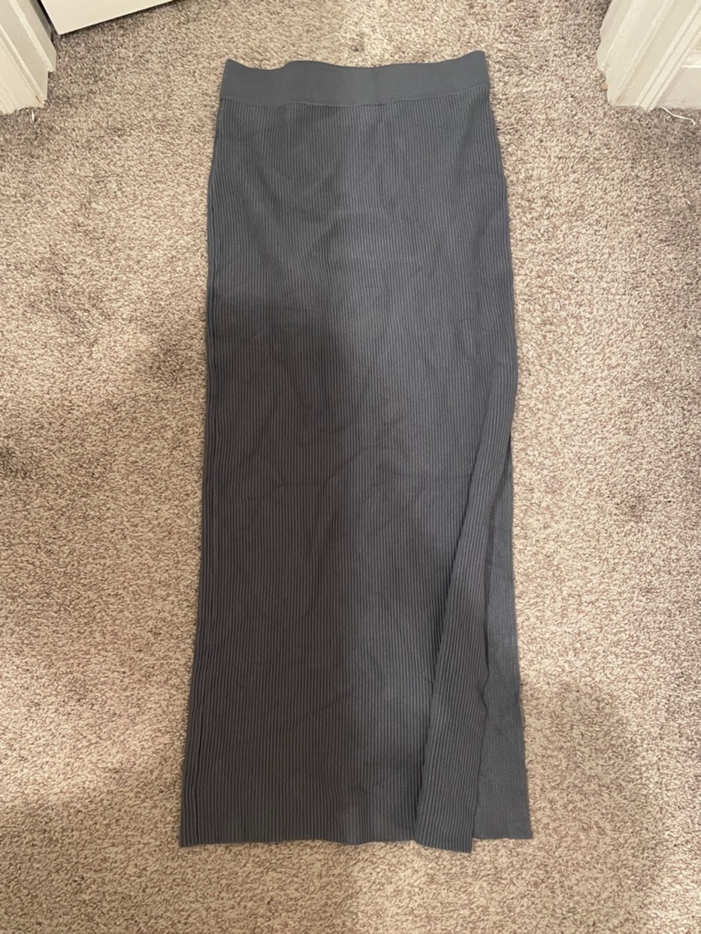 The drop blue Ribbed Knit Maxi Skirt medium